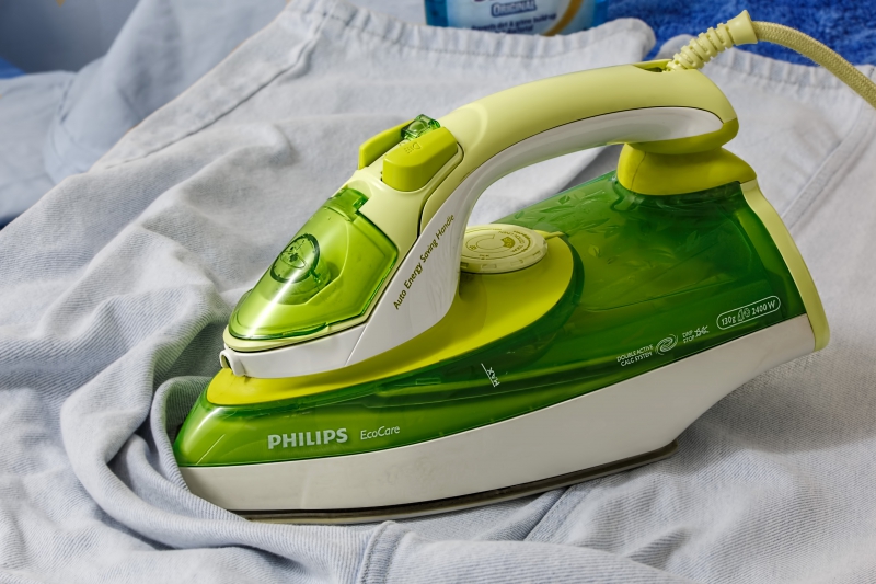 pressing-CASTELLAR-min_ironing-403074